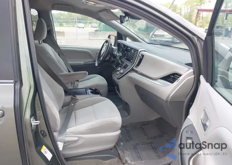 2018 Toyota Sienna Le 8 Passenger из США, поврежденный, VIN 5TDKZ3DC0JS906393